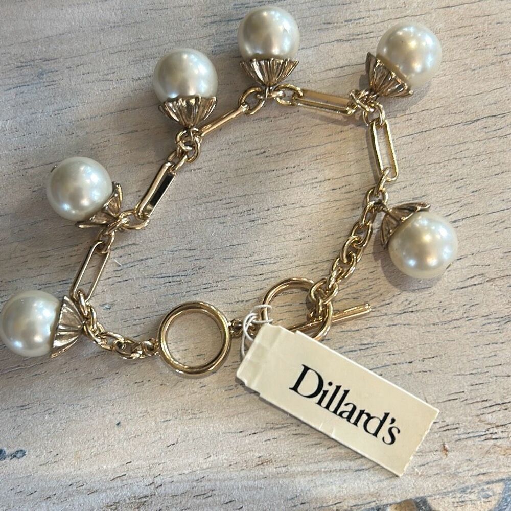 NWT Dillards pearl charm bracelet gold